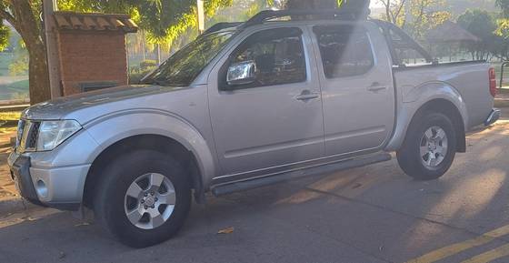 NISSAN FRONTIER 2.5 LE 4X4 CD TURBO ELETRONIC DIESEL 4P AUTOMÁTICO NISSAN FRONTIER 2.5 LE 4X4 CD TURBO ELETRONIC DIESEL 4P AUTOMÁTICO